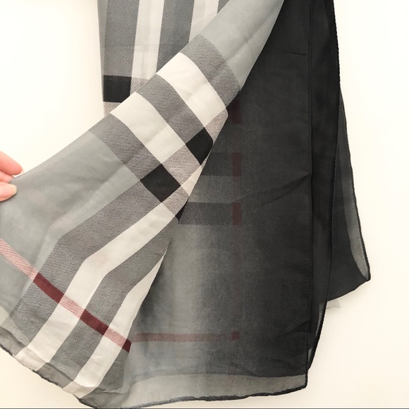 Silk feeling Burberry Pattern Shall 🖤 - Picture 1 of 7
